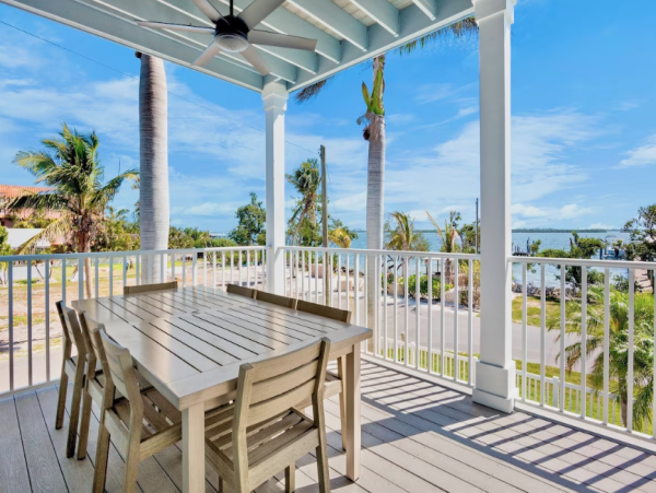 Waterfront Anna Maria Rental Home 3 Minute Walk to Beaches